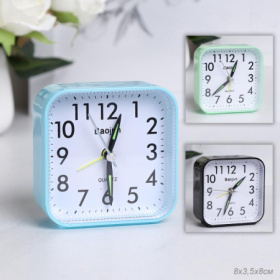 Будильник 8х3,7х8,2 см / 6623
