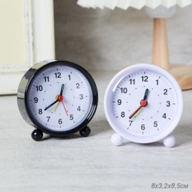 Будильник 8x8.5 см XD952 плавный ход